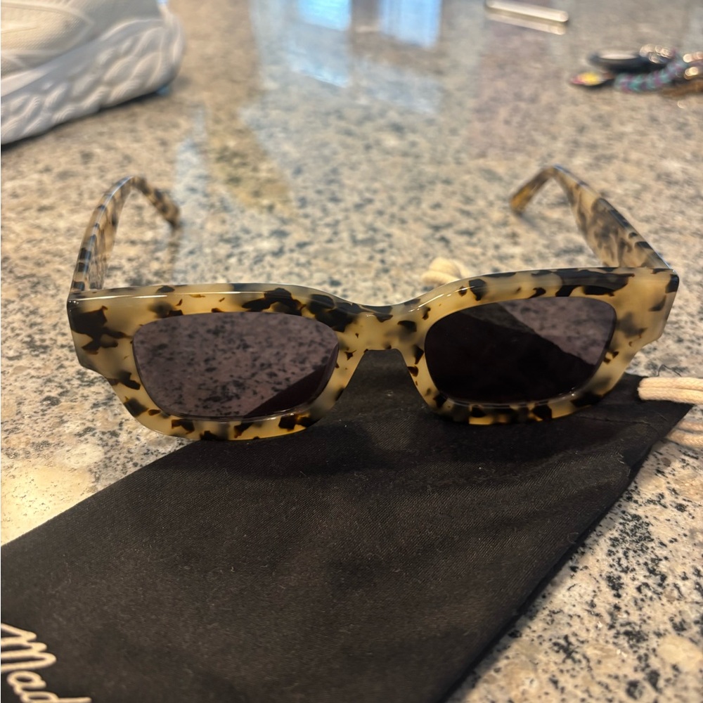 Madewell Tortoiseshell Rectangular Sunglasses W/ … - image 2